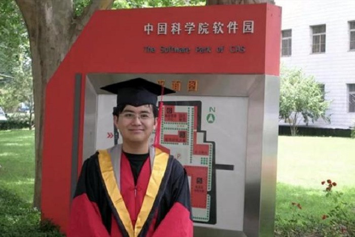 Rời bỏ sự nghiệp diễn xuất, Triệu Hân Bồi theo đuổi con đường học vấn.