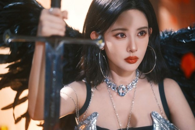 Mỹ nữ được đàn ông khao khát nhất 2025: Hứng