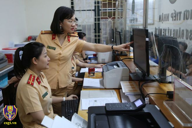 Từ hôm nay (1/7), người dân được đăng ký xe tại bất cứ xã, phường nào trong tỉnh, thành phố- Ảnh 1.
