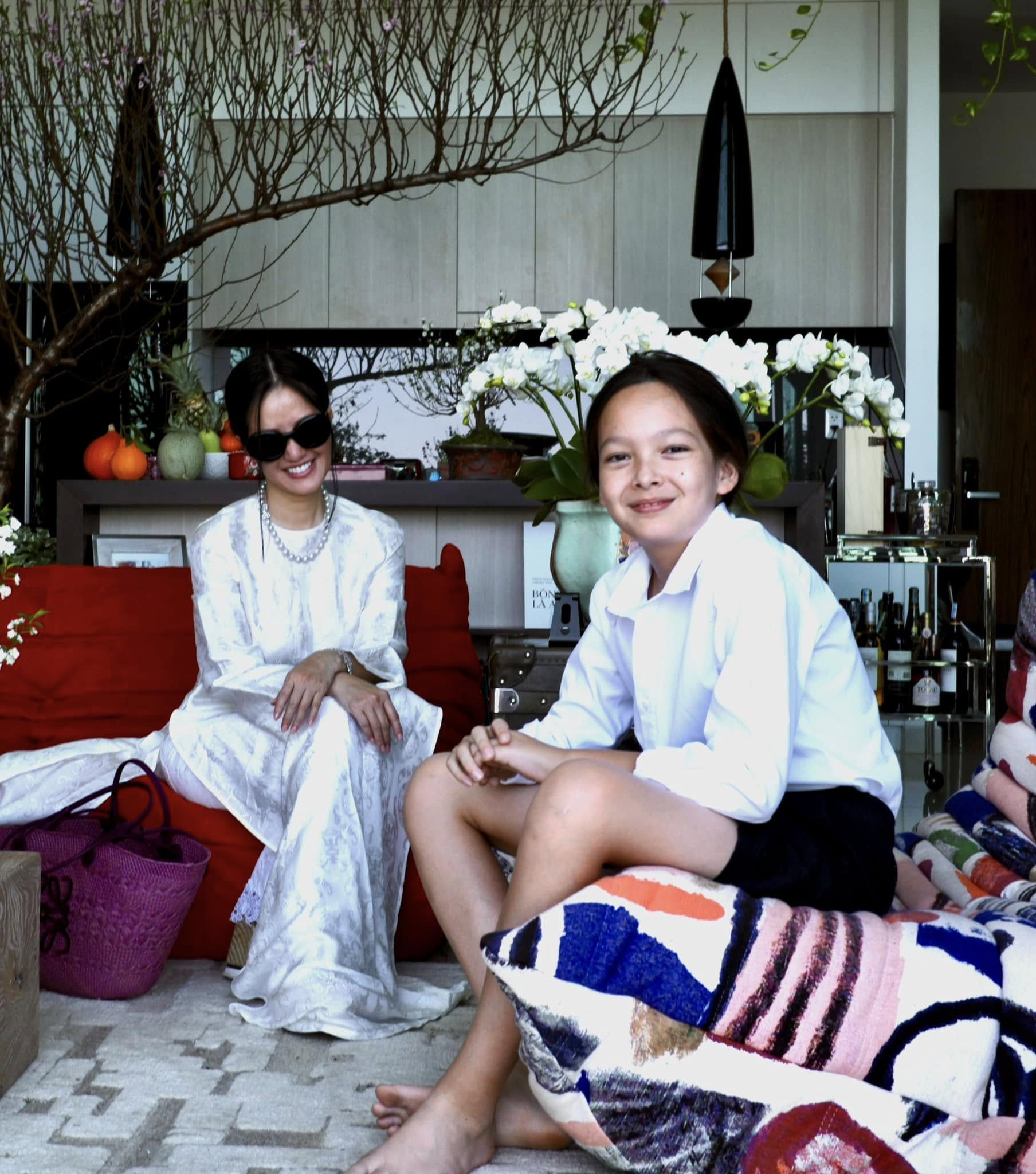 Con trai diva Hồng Nhung cắt phăng mái tóc dài thương hiệu diện mạo hiện tại nhận chẳng ra