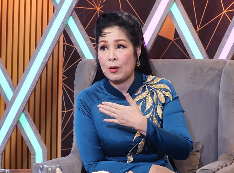 Nữ NSND tái hôn với tài tử điện ảnh một thời, sở hữu cơ ngơi hoành tráng, U60 vẫn tận tụy với nghề- Ảnh 2.