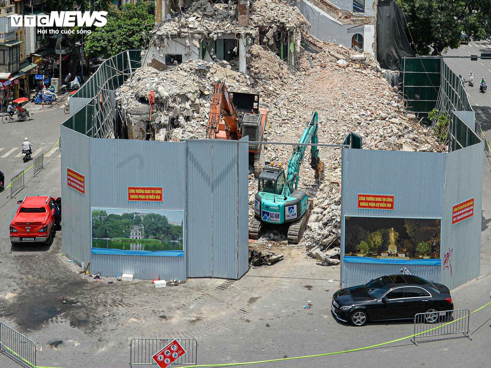 Sau 1 tháng bị tháo dỡ, tòa nhà 'Hàm cá mập' giữa Thủ đô giờ ra sao? - 14