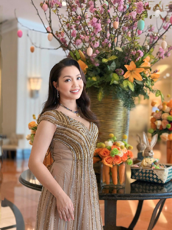 Vẻ đẹp đằm thắm của nữ ca sĩ sao mai điểm quê Quảng Ninh cùng thế hệ với Tùng Dương, Khánh Linh  - Ảnh 8.