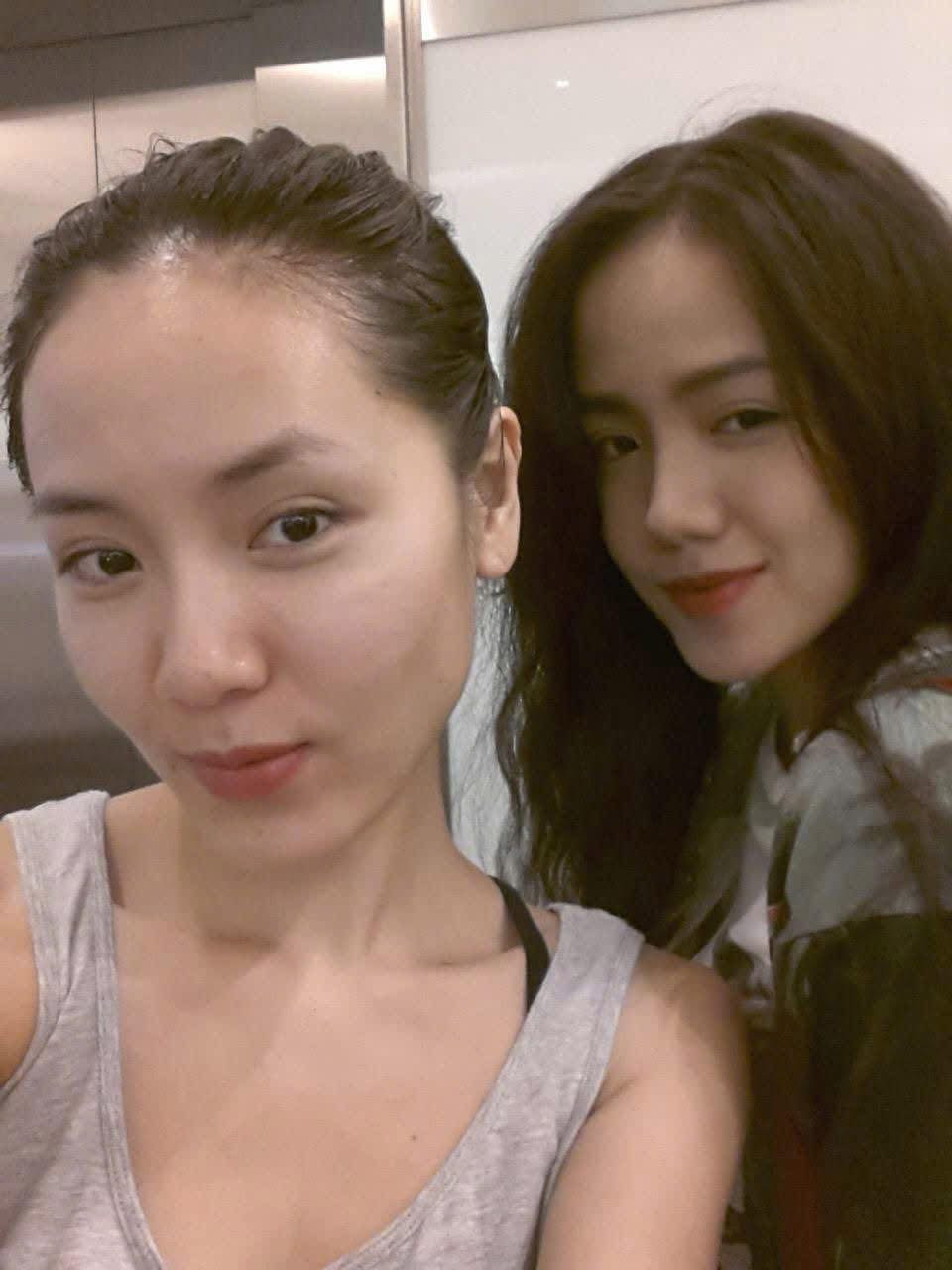 'Mặt mộc, không app, không chỉnh sửa': Nhan sắc thật của Phương Linh - Phương Ly ‘đốn tim’ cộng đồng mạng - Ảnh 2.