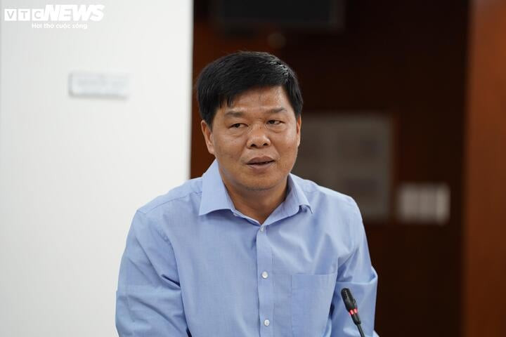 Thiếu tướng Nguyễn Thanh Hưởng - Phó Giám đốc Công an TP.HCM thông tin nguyên nhân vụ cháy tại họp báo.