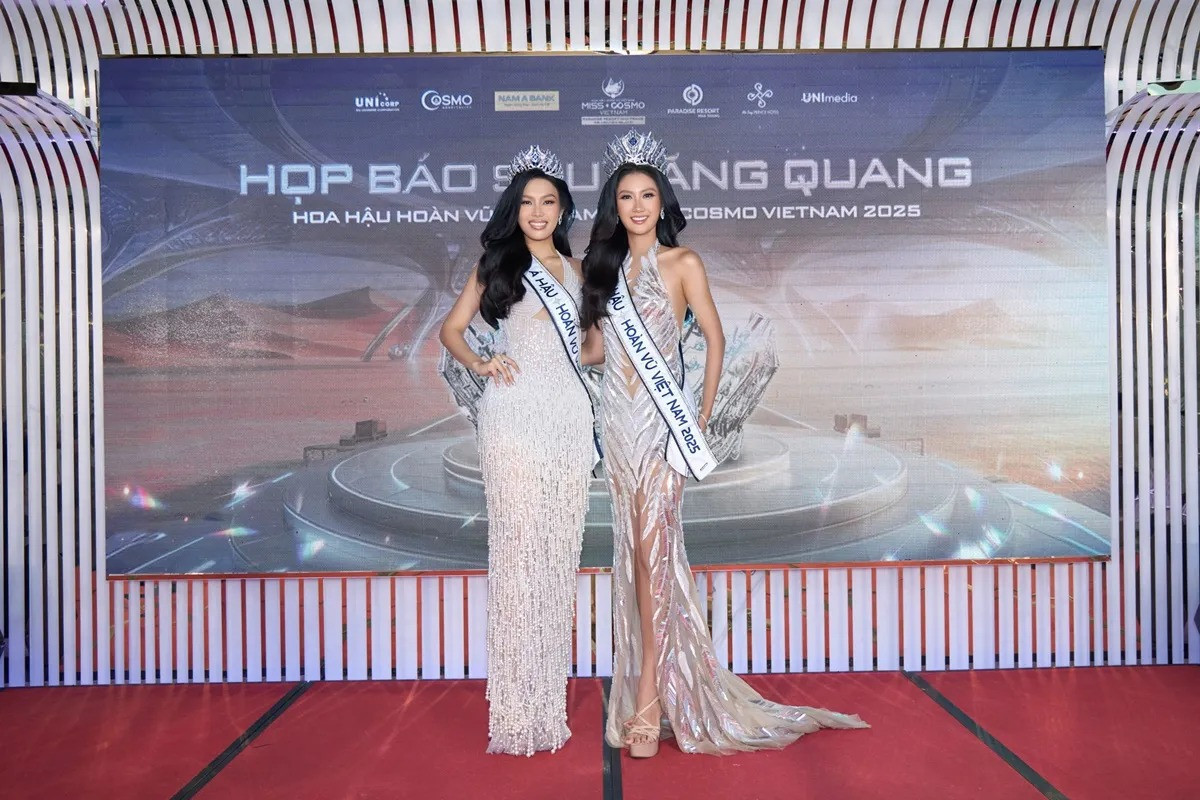 Hồ Ngọc Hà đụng hàng một hoa hậu Vbiz mới đăng quang khoảng cách 15 tuổi có thành vấn đề