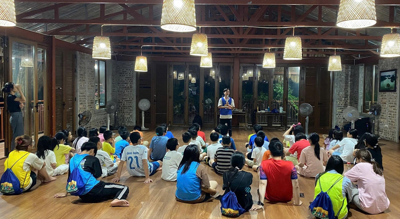 Lời xin lỗi muộn màng của MC Minh Trang tiếp tục gây tranh cãi về Làng Háo Hức. Ảnh: FB LHH