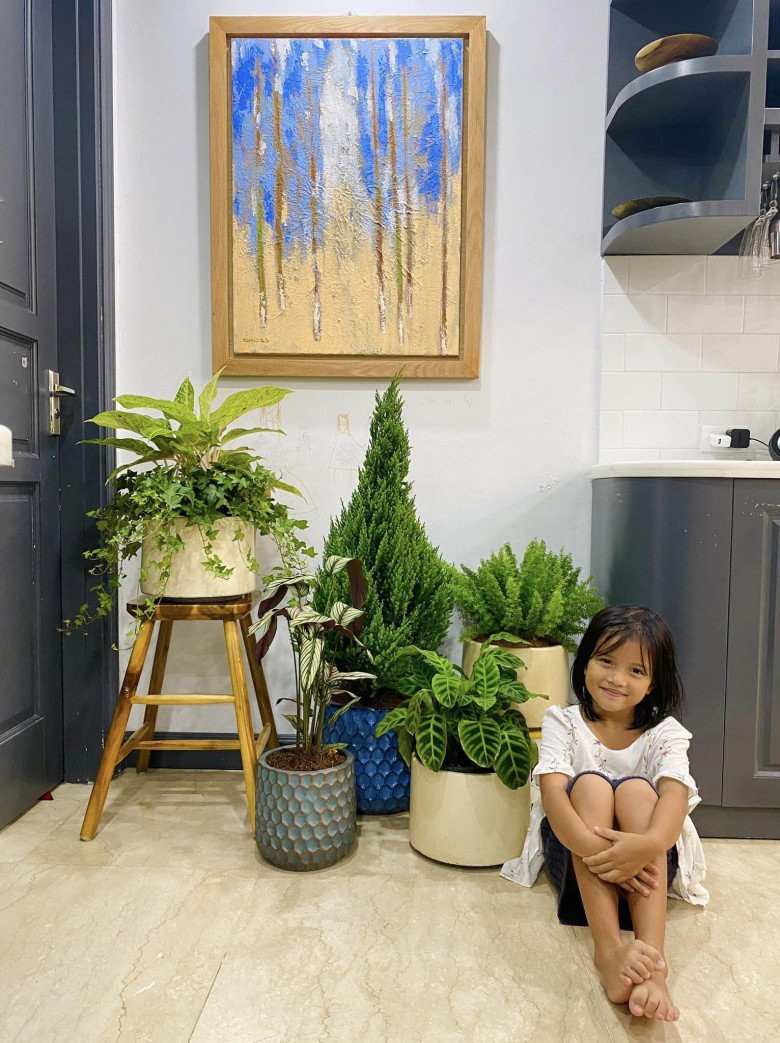 Hé lộ cơ ngơi sang xịn của Minh Trang  MC đang gây tranh cãi trong drama Làng Háo Hức