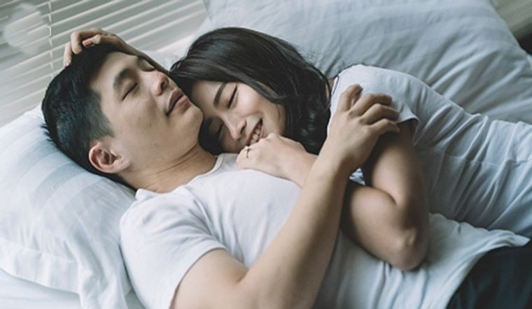 Người đàn ông đã ly hôn nhiều năm nhưng vẫn sống cùng vợ cũ như một cặp tình nhân