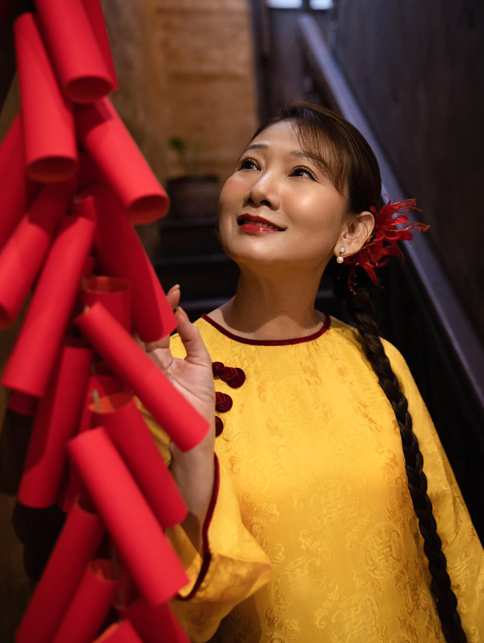 Nữ NSND vừa lộ ảnh 'khóa môi' với bạn gái, đời thực nhan sắc 'hack tuổi' ra sao? - Ảnh 9.