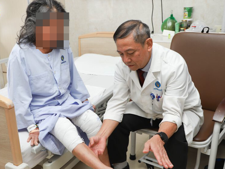 ba t bị dau chan.png