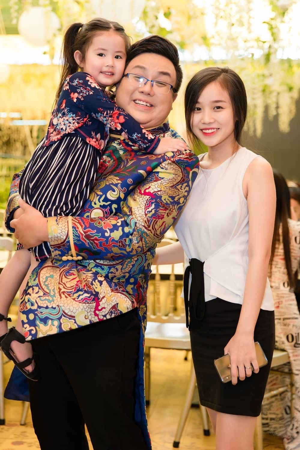Chân dung anh ruột quyền lực vừa phát ngôn gây bão ở đám cưới Cindy Lư