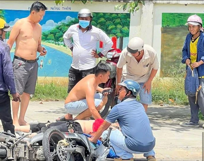 Đưa con gái đi khám, 2 vợ chồng gặp nạn tử vong trên đường về - Ảnh 1.