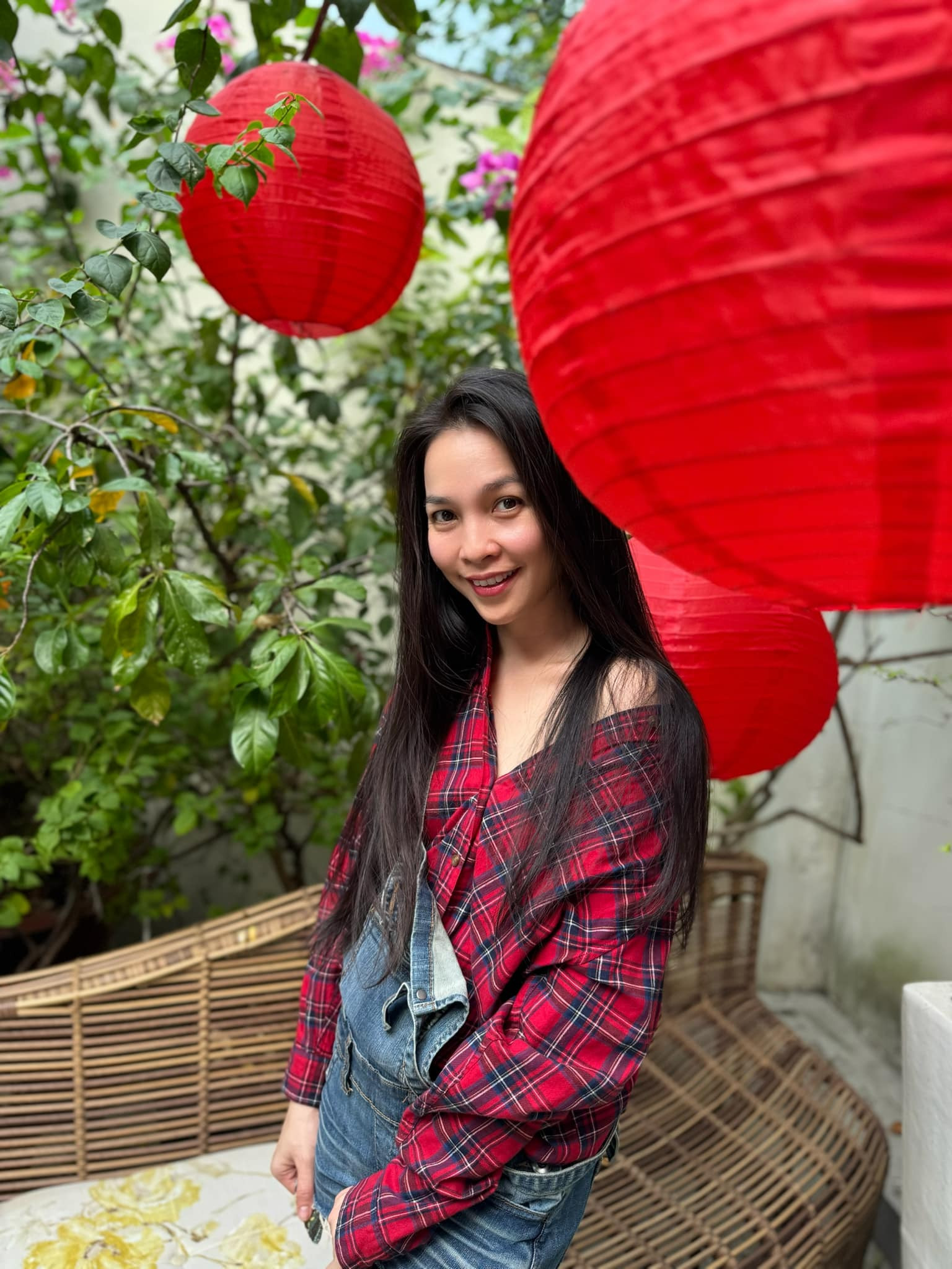 Hiền Thục U50 diện sơ mi cực phong cách và 'hack' tuổi khiến fan 'xin vía'- Ảnh 18.