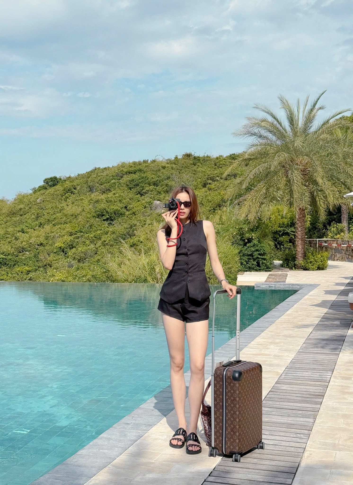 Kỳ Duyên tiếp tục khoe body nóng bỏng với bikini 'kén' da- Ảnh 7.