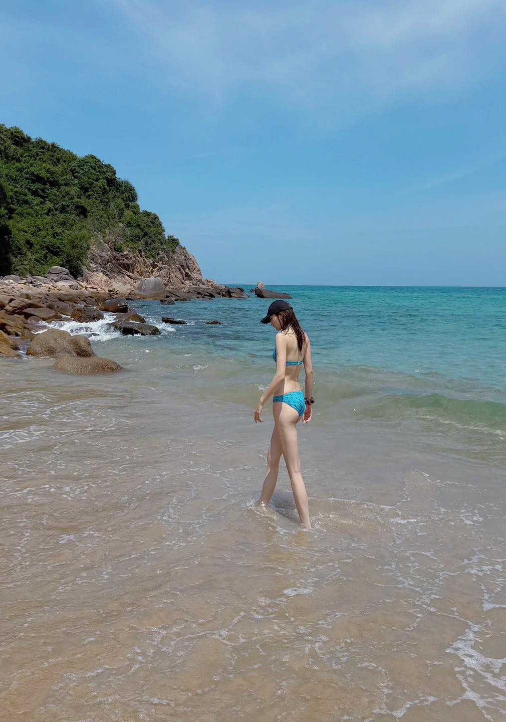 Kỳ Duyên tiếp tục khoe body nóng bỏng với bikini 'kén' da- Ảnh 5.