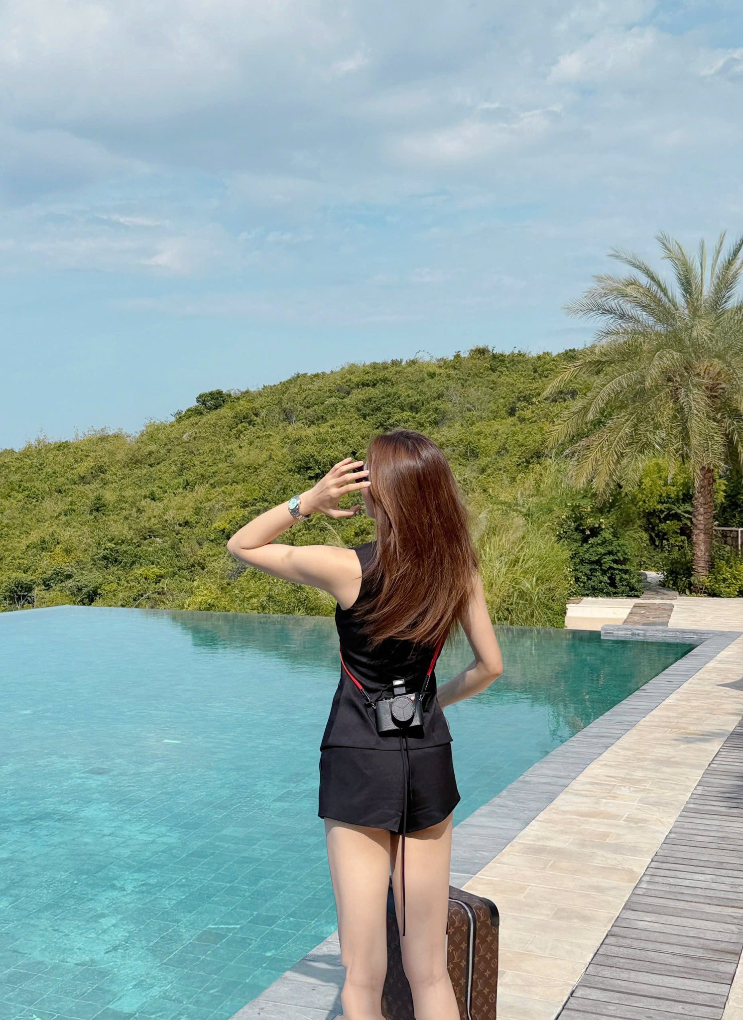 Kỳ Duyên tiếp tục khoe body nóng bỏng với bikini 'kén' da- Ảnh 9.