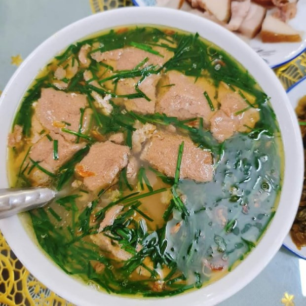 Loại rau gia vị rẻ bèo ở chợ Việt, tăng cường miễn dịch, tốt cho xương khớp, có nhiều cách chế biến món ngon- Ảnh 6.