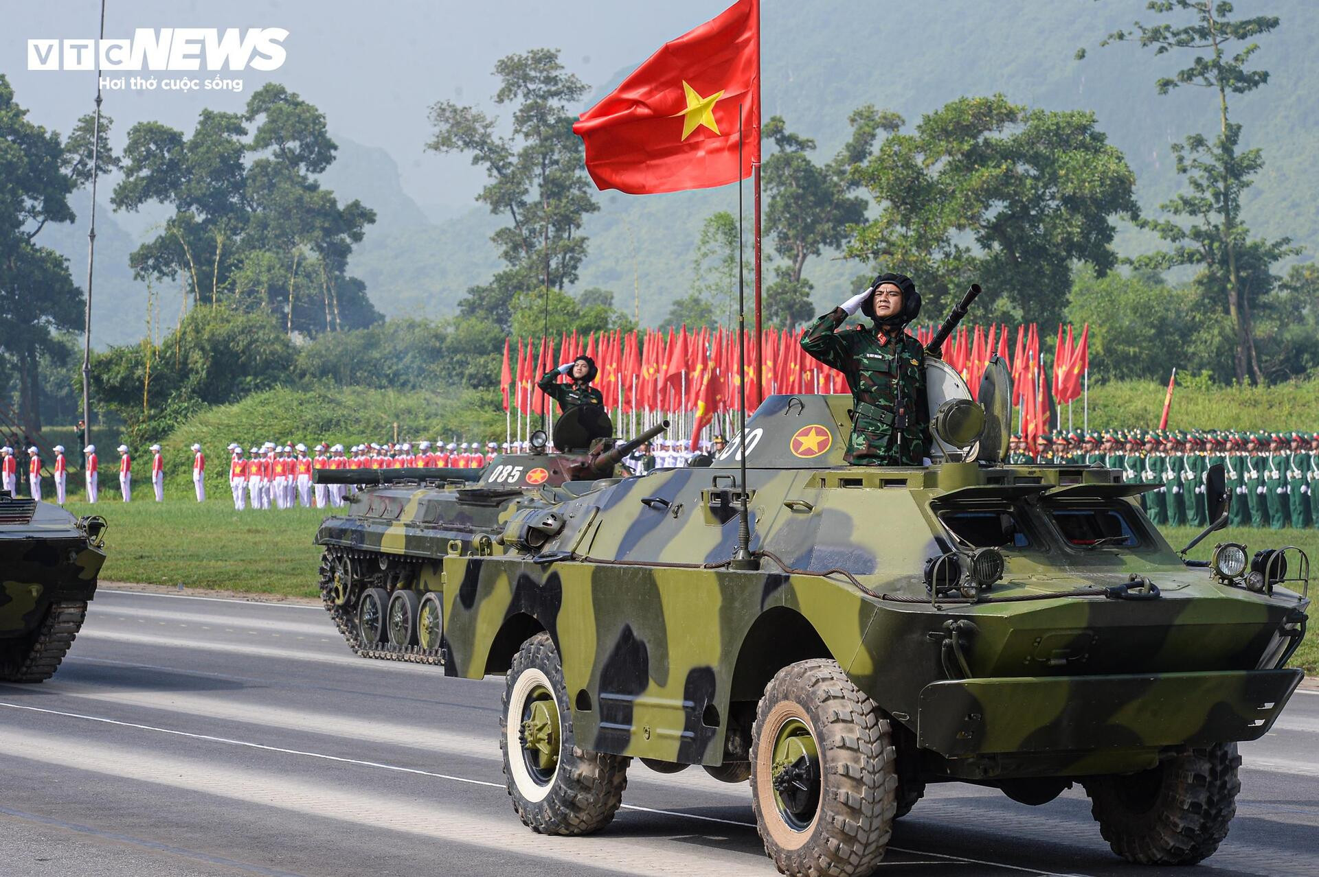 Mãn nhãn dàn xe tăng, tên lửa, UAV hợp luyện diễu binh 2/9 - 3