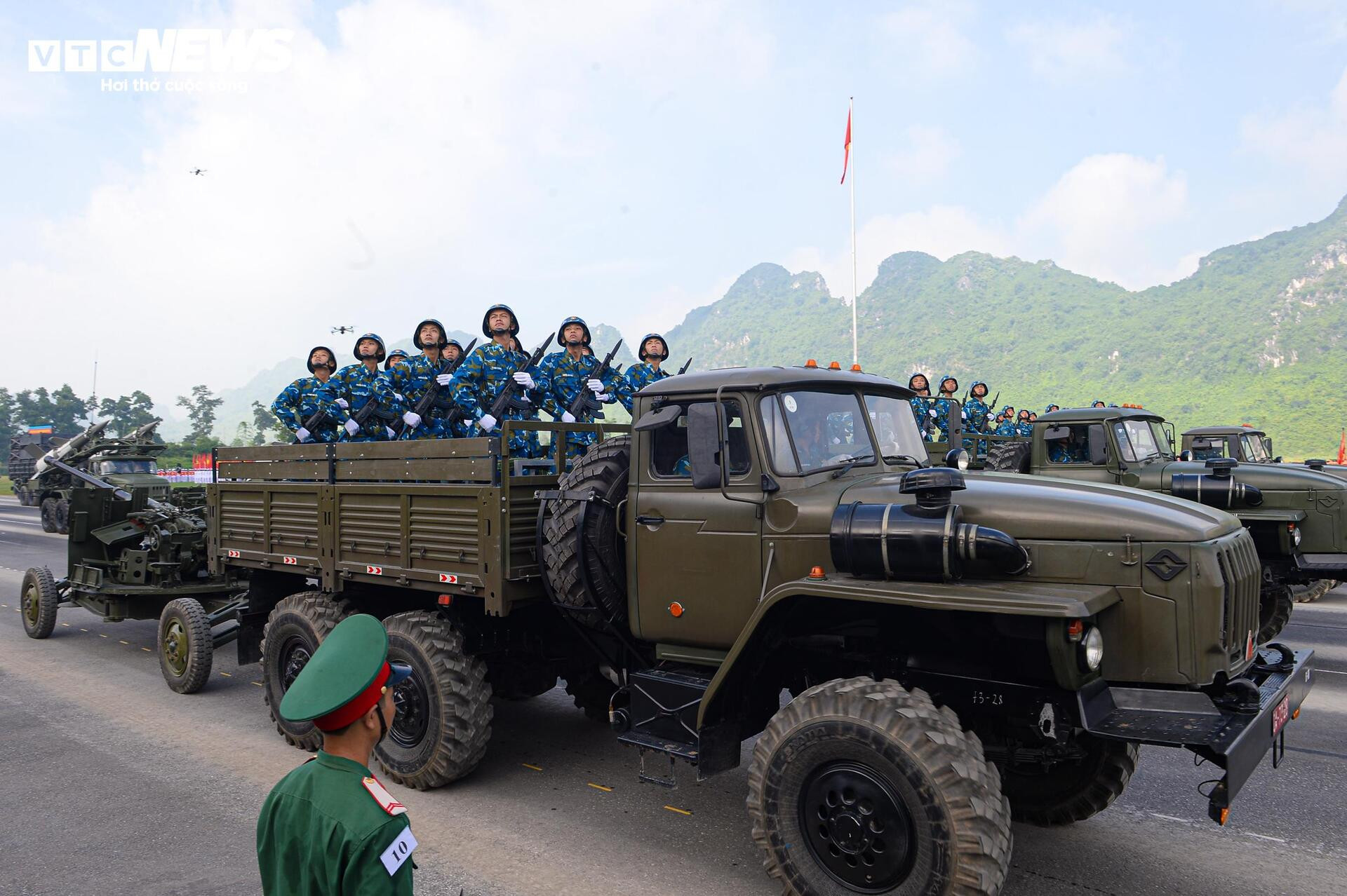Mãn nhãn dàn xe tăng, tên lửa, UAV hợp luyện diễu binh 2/9 - 9