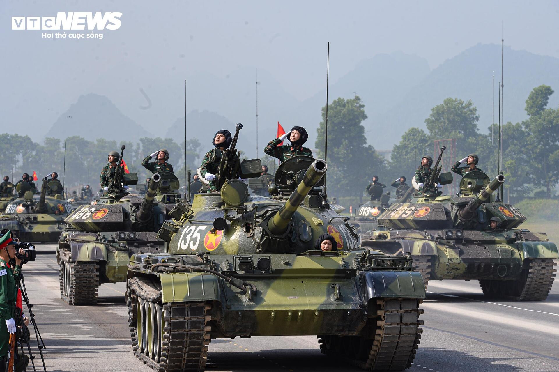 Mãn nhãn dàn xe tăng, tên lửa, UAV hợp luyện diễu binh 2/9 - 1