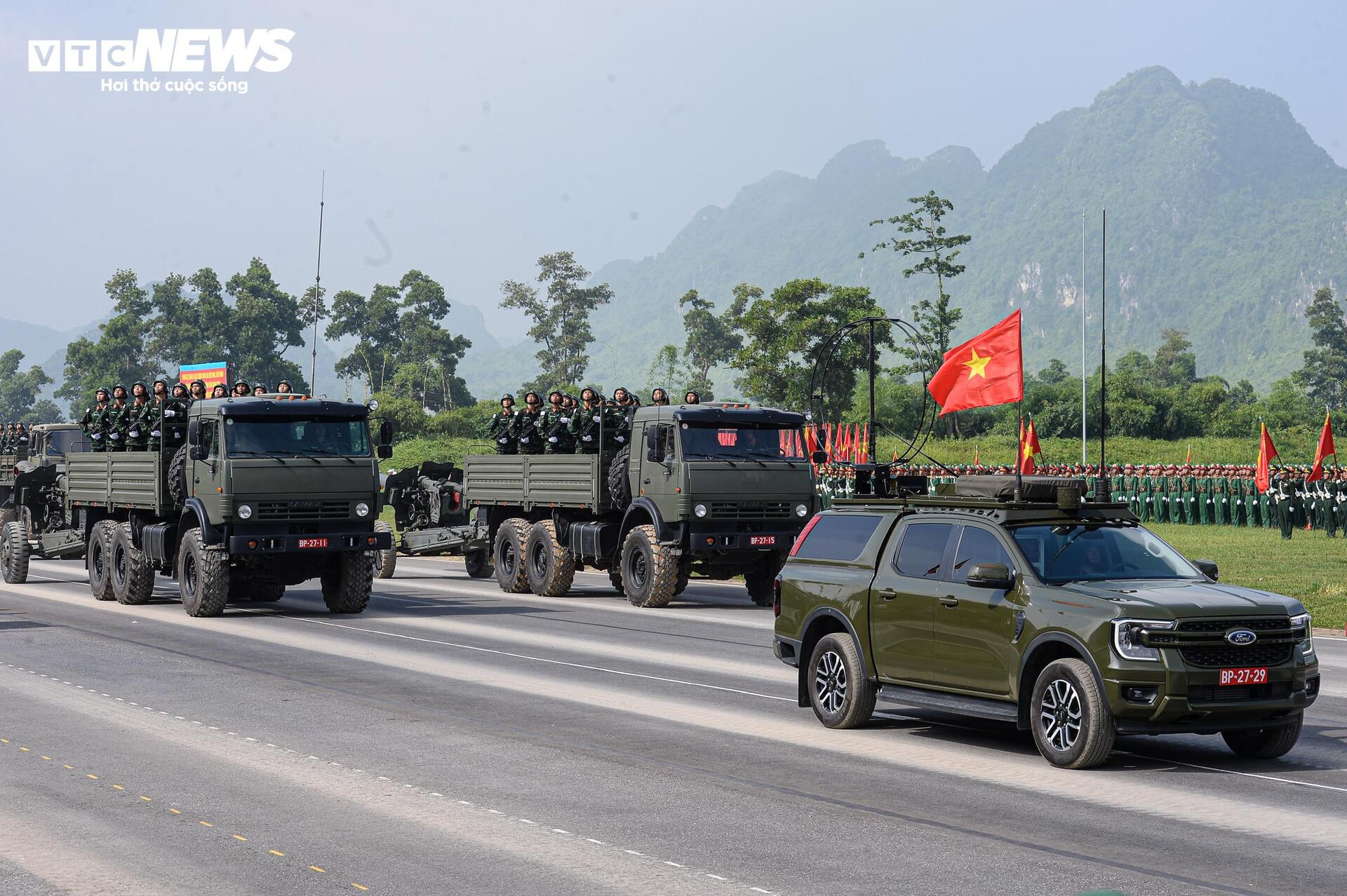 Mãn nhãn dàn xe tăng, tên lửa, UAV hợp luyện diễu binh 2/9 - 4