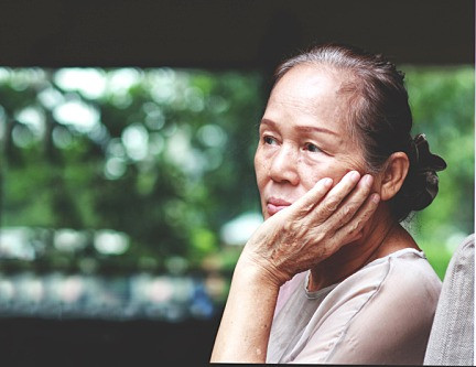 Bà lão 65 tuổi thuê nhà ra ở riêng sau 7 năm hi sinh: Bài học đắt giá cho mẹ chồng sống chung với con dâu- Ảnh 1.