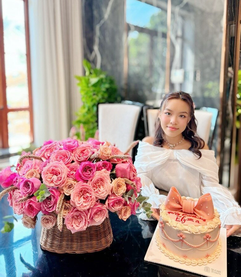 Con gái của diễn viên hài Việt Hương tuổi 16 cao vượt trội mẹ, học giỏi, xinh xắn - Ảnh 6.