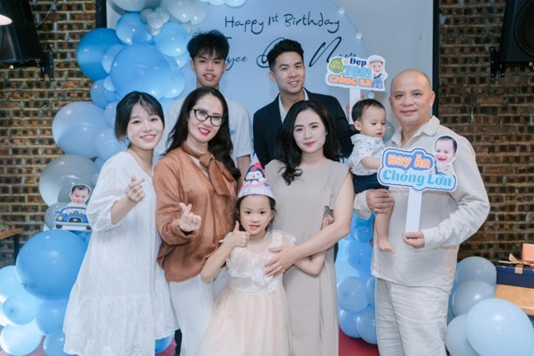 NSƯT Nguyệt Hằng: Lên chức bà ngoại ở tuổi 52, vẫn được chồng cưng chiều hết nấc - Ảnh 6.