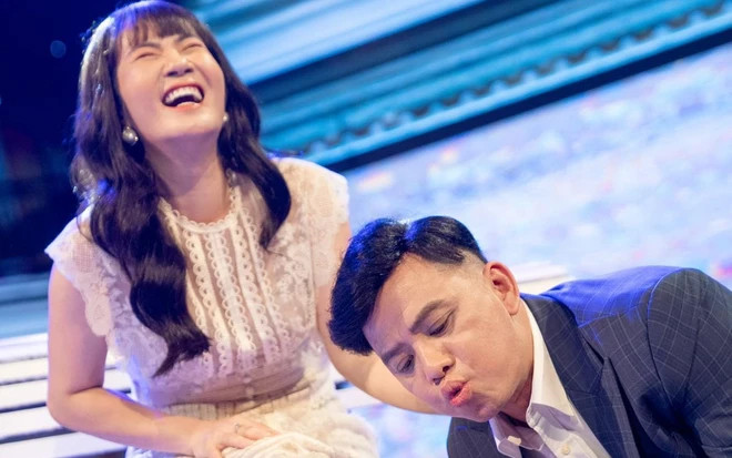 NSƯT Nguyệt Hằng: Lên chức bà ngoại ở tuổi 52, vẫn được chồng cưng chiều hết nấc - Ảnh 3.