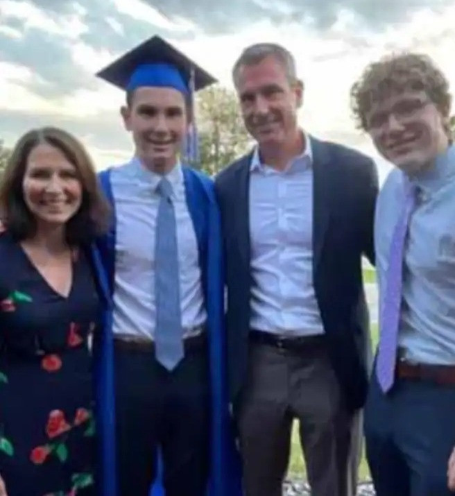 Ngã ngửa danh tính người quay clip vụ CEO Andy Byron ngoại tình với cấp dưới