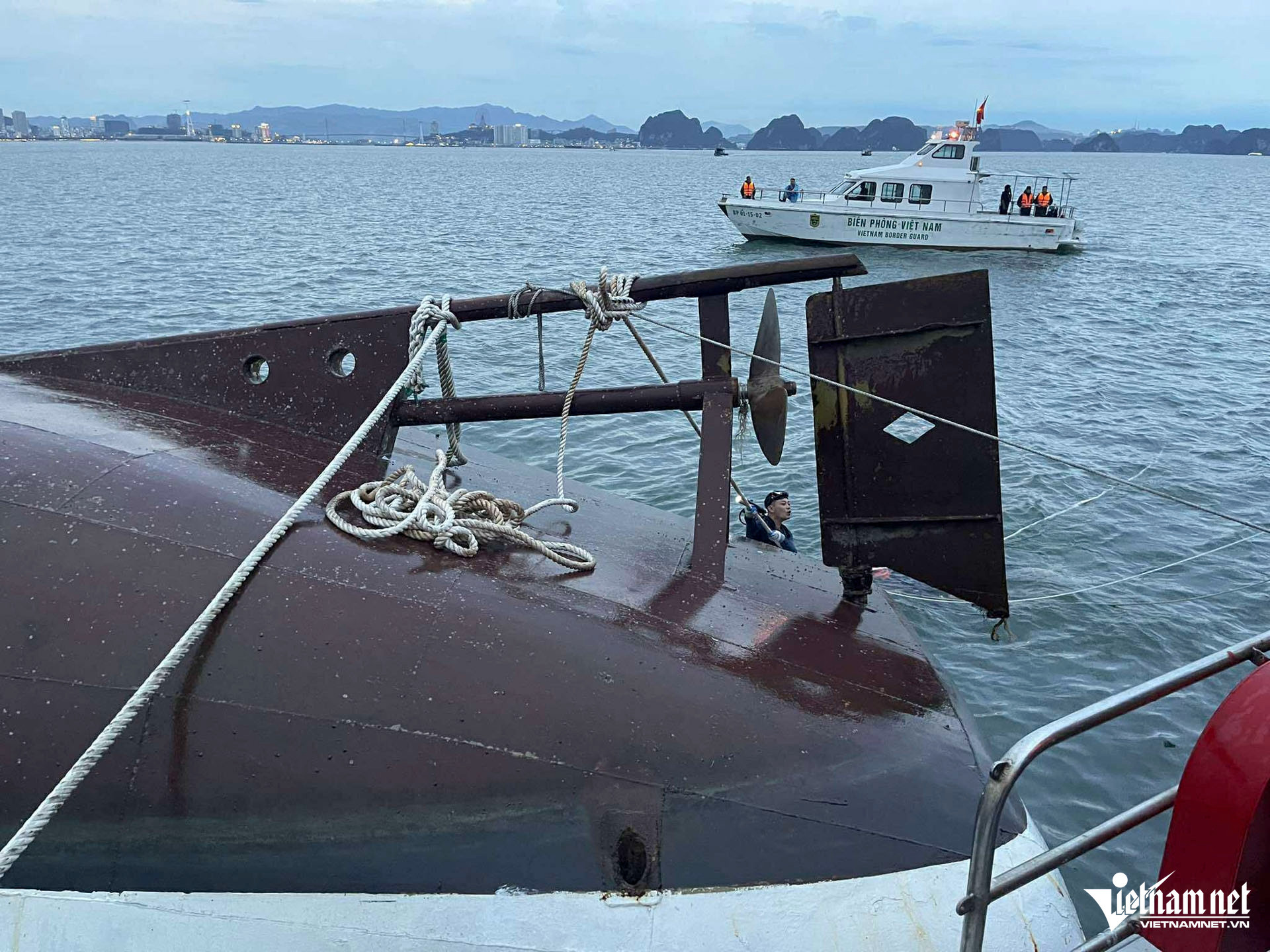 W-lật tàu quảng ninh_10.JPG.jpg