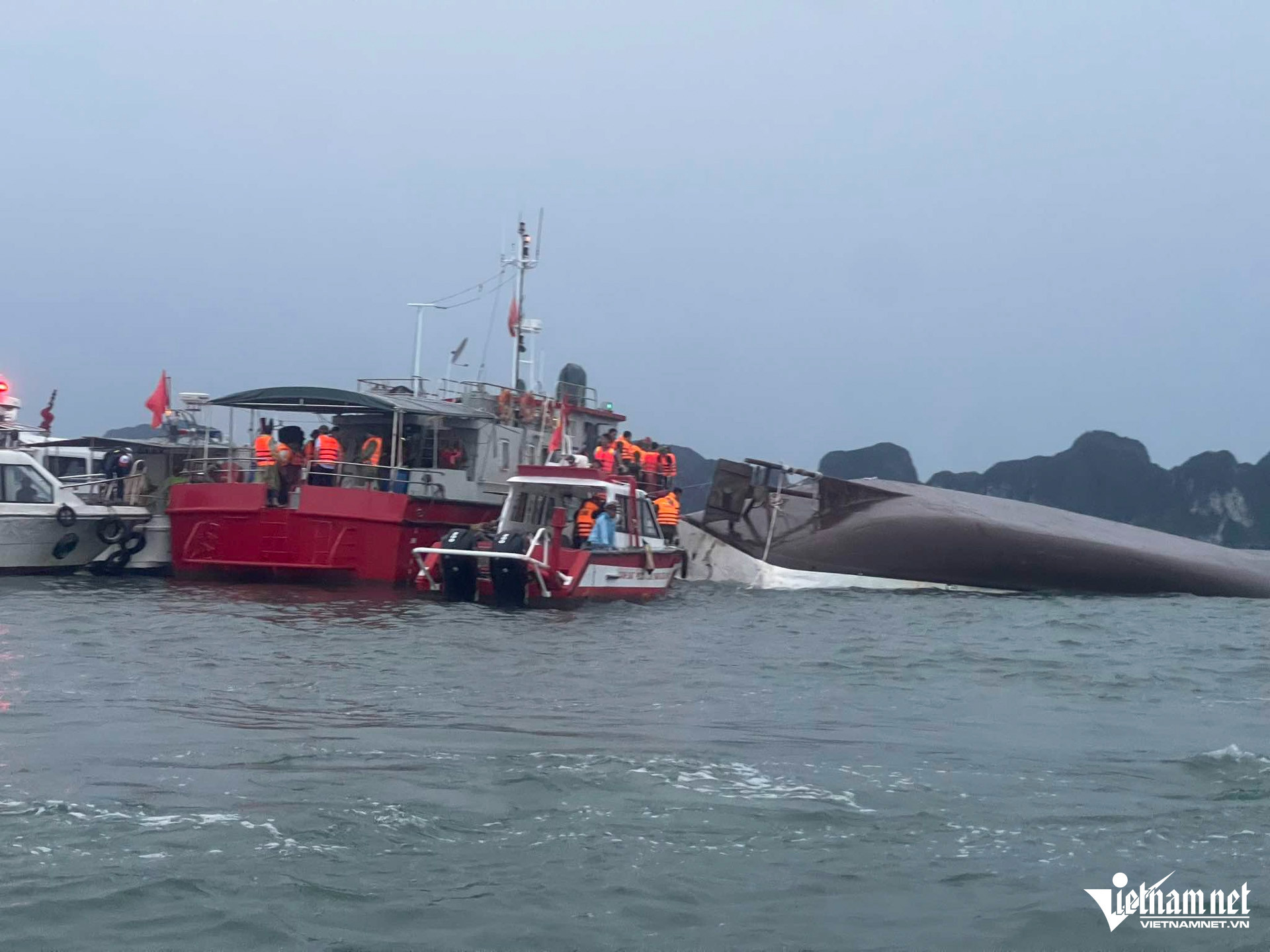 W-lật tàu quảng ninh_8.JPG.jpg