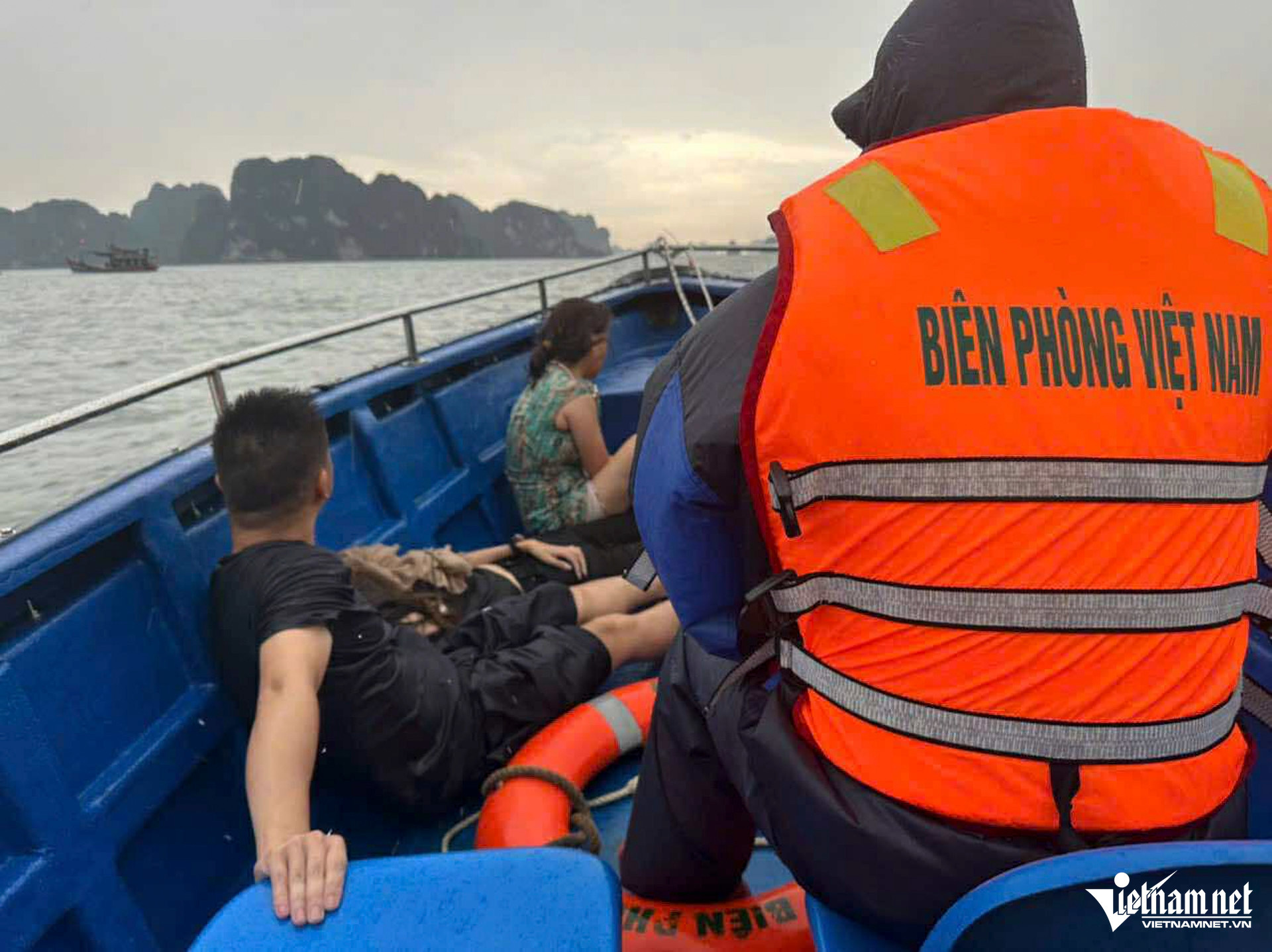 W-lật tàu quảng ninh_1.JPG.jpg