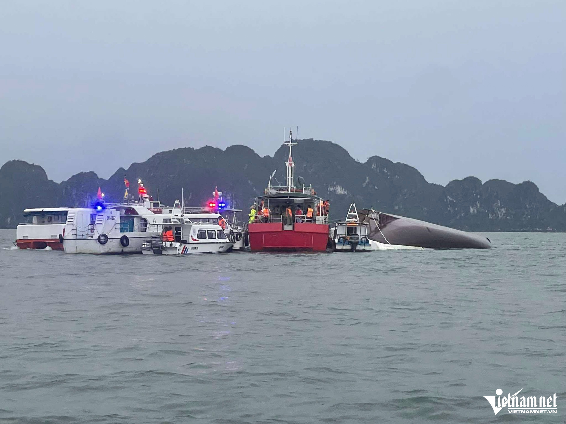 W-lật tàu quảng ninh_6.JPG.jpg