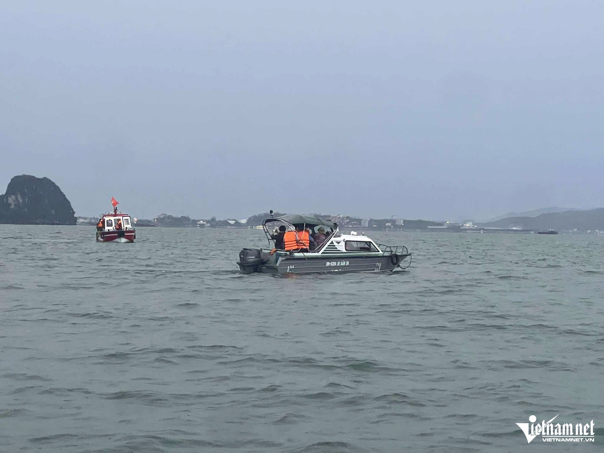 W-lật tàu quảng ninh_4.JPG.jpg