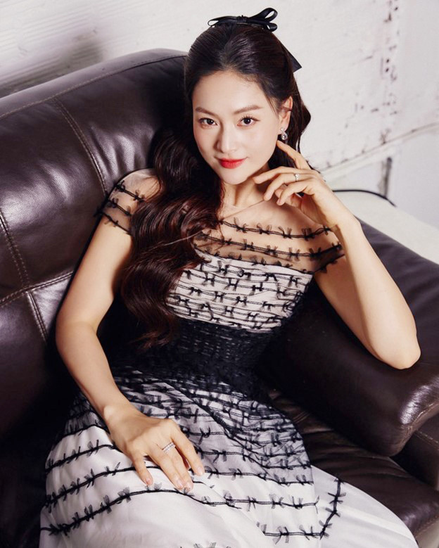 Nữ diễn viên Vbiz nói được 4 thứ tiếng cực đỉnh, nhan sắc bất biến với thời gian- Ảnh 8.