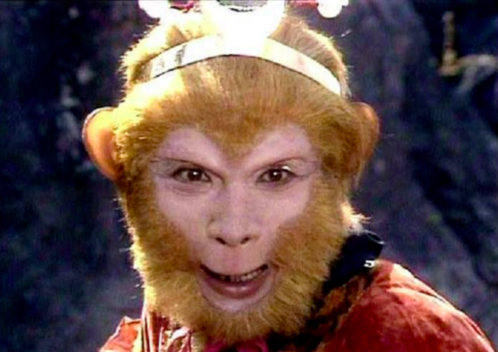 Tôn Ngộ Không do Lục Tiểu Linh Đồng thủ vai.