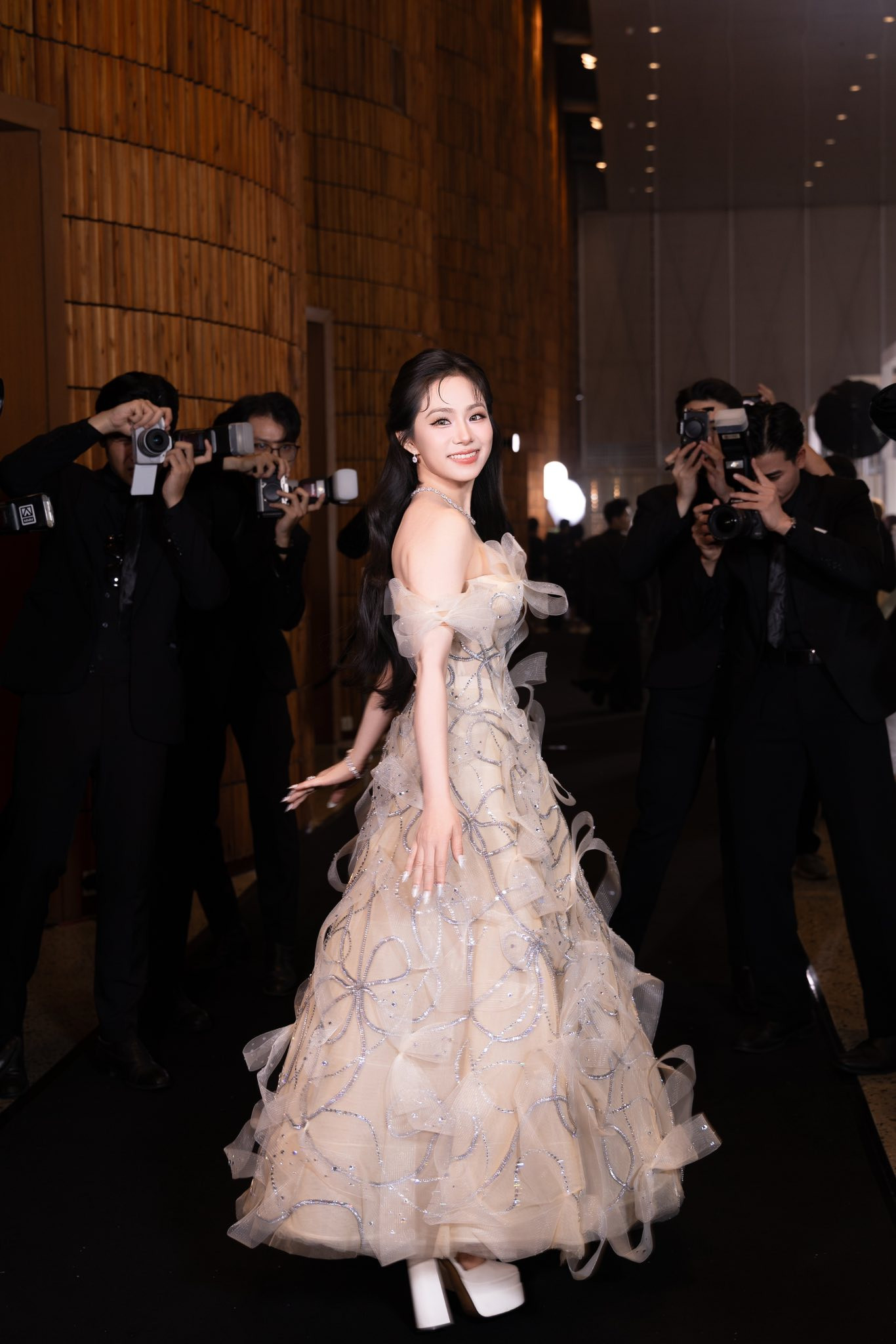 Ca sĩ Lương Bích Hữu gây ngỡ ngàng sau khi giảm tới 20kg - Ảnh 8.