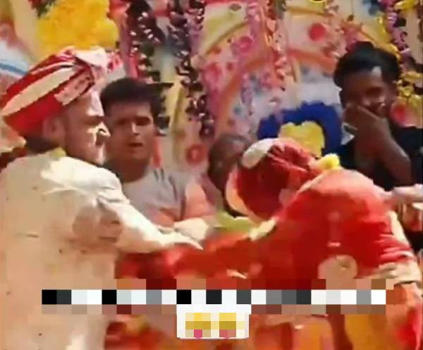 Cô dâu, chú rể lao vào ẩu đả dữ dội ngay trong đám cưới - Ảnh 1.