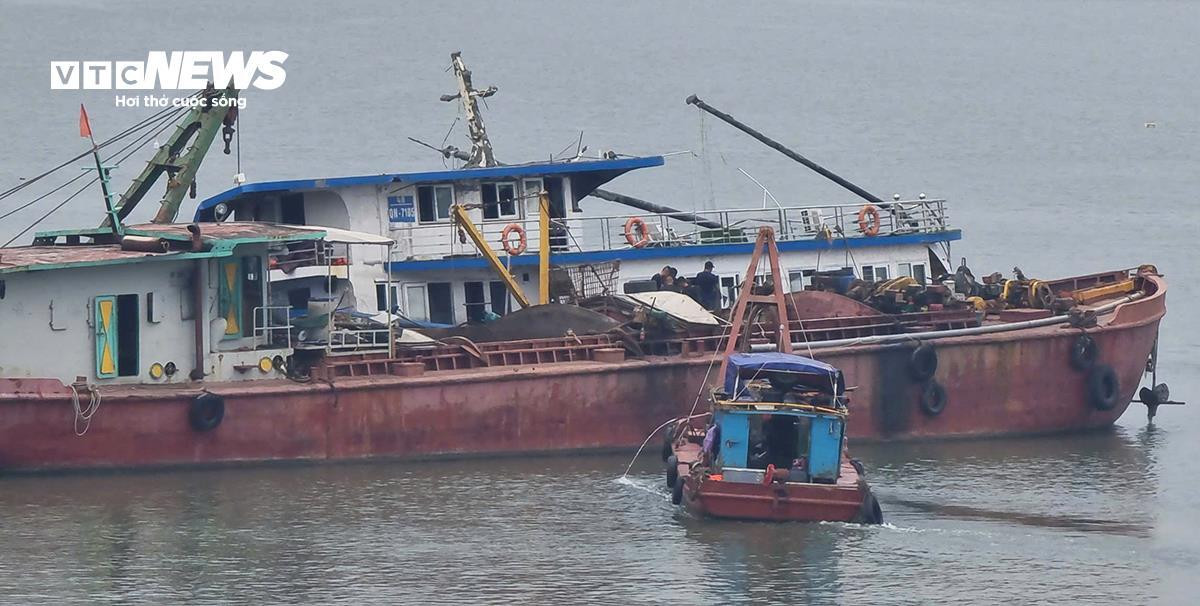 Hình ảnh bên trong tàu du lịch Vịnh Xanh sau tai nạn 36 người chết - 8