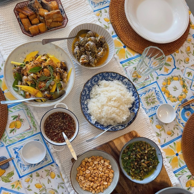 Học Tăng Thanh Hà nấu 4 món ăn dân dã, dễ làm mà ngon miệng đưa cơm ngày hè- Ảnh 7.