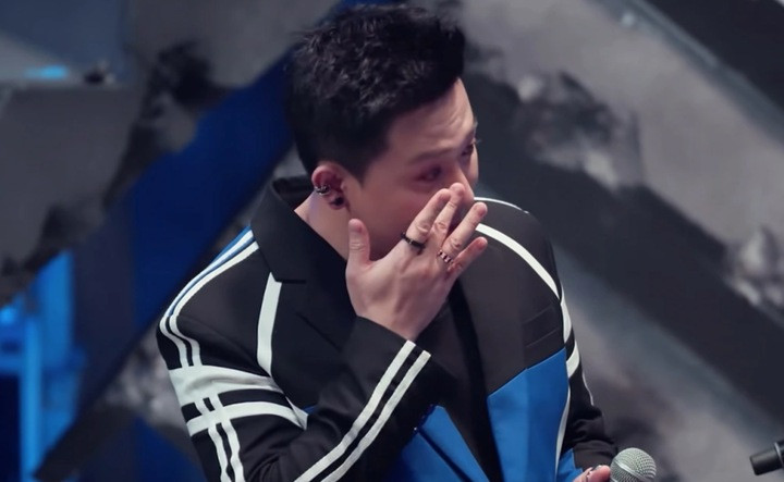 Khán giả mệt mỏi khi Trấn Thành liên tục khóc tại show 'Em xinh say hi' - 3