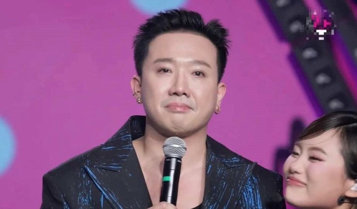 Khán giả mệt mỏi khi Trấn Thành liên tục khóc tại show 'Em xinh say hi' - 2