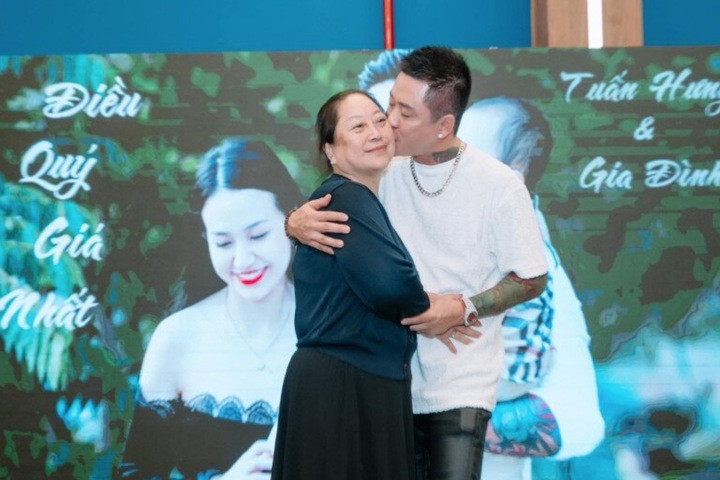 Người phụ nữ đặc biệt của Tuấn Hưng: Quá khứ vất vả, sẵn sàng bán nhà vì con - 3