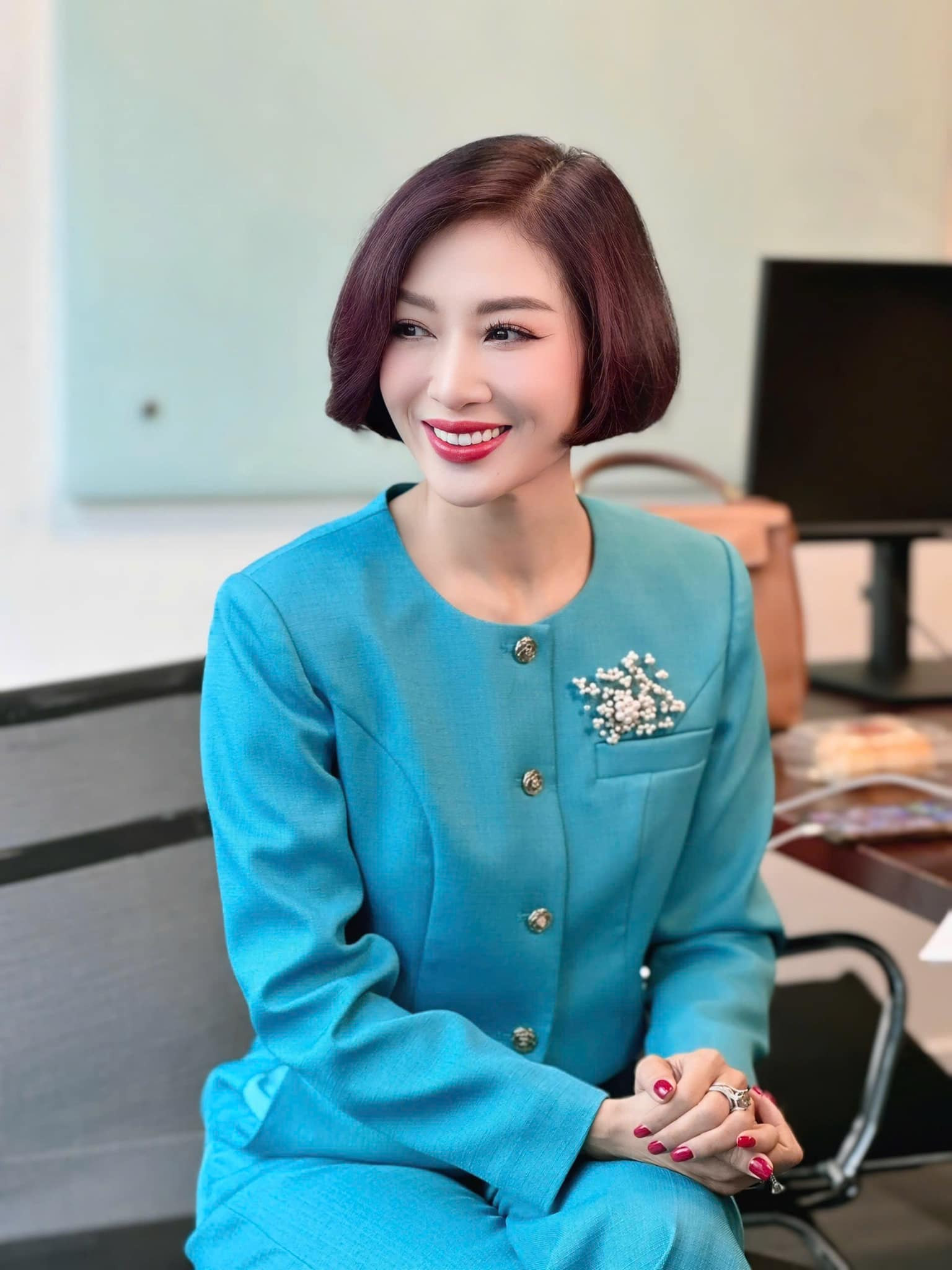 Nữ chính 'Cô thư ký xinh đẹp' sau nhiều năm rời bỏ showbiz, nhan sắc hiện tại 'hack tuổi' ngỡ ngàng - Ảnh 9.