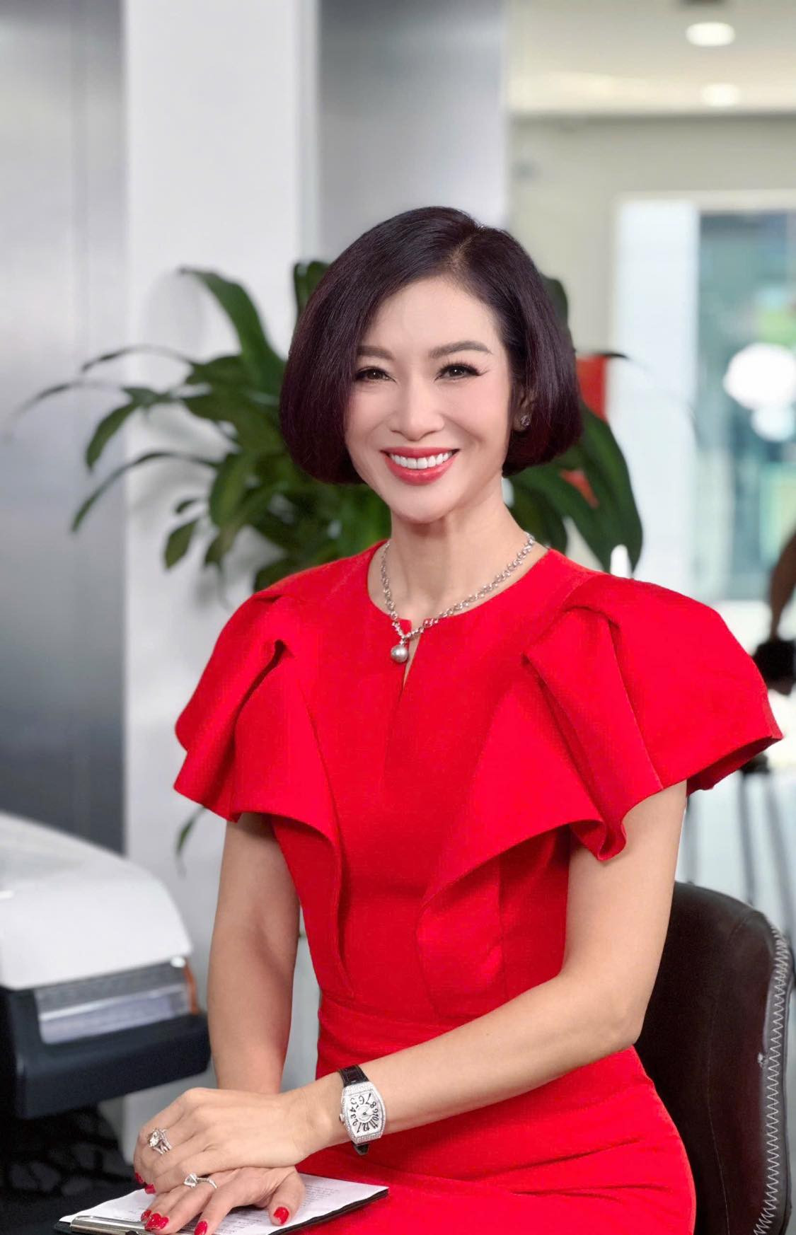 Nữ chính 'Cô thư ký xinh đẹp' sau nhiều năm rời bỏ showbiz, nhan sắc hiện tại 'hack tuổi' ngỡ ngàng - Ảnh 8.