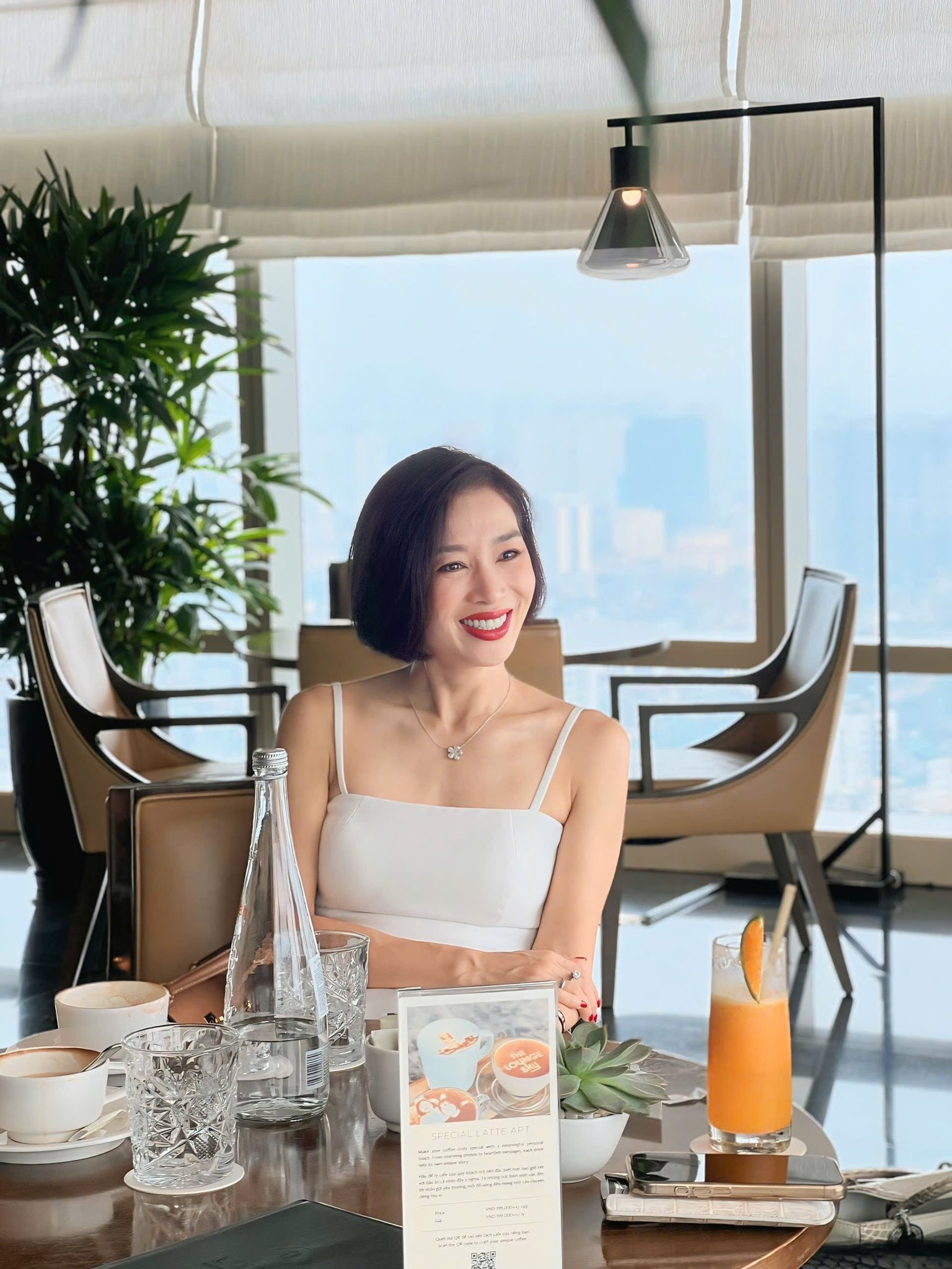 Nữ chính 'Cô thư ký xinh đẹp' sau nhiều năm rời bỏ showbiz, nhan sắc hiện tại 'hack tuổi' ngỡ ngàng - Ảnh 4.