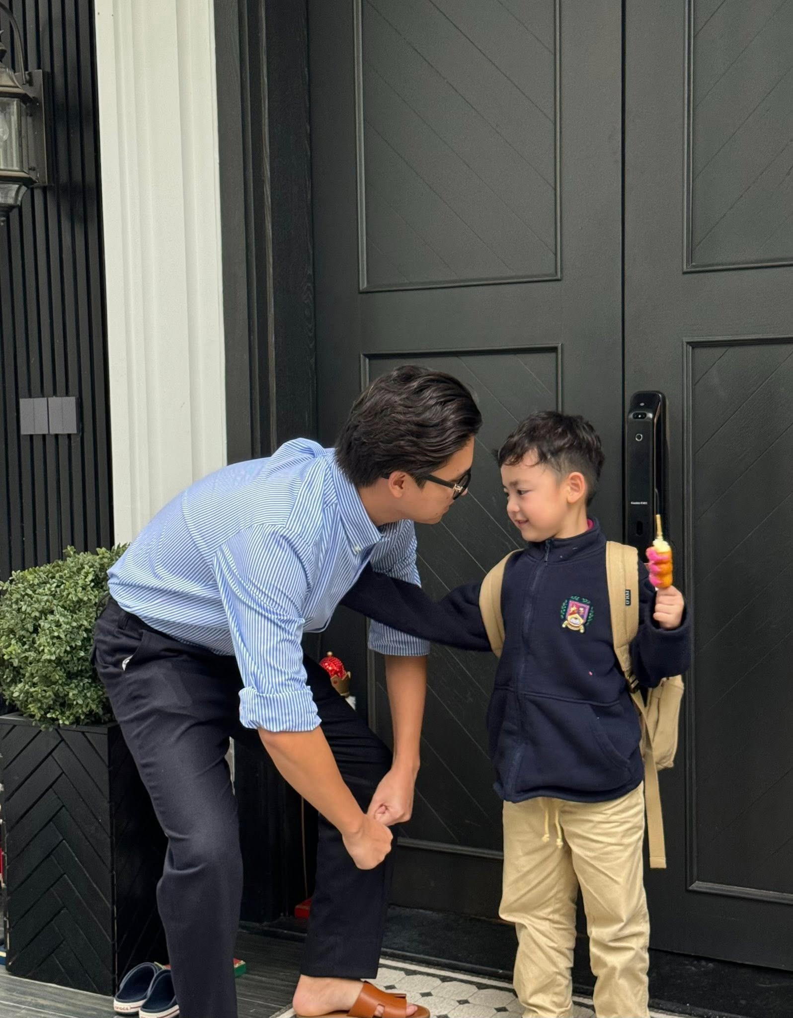 Á hậu Tú Anh kỷ niệm 7 năm ngày cưới ông xã bất ngờ đòi trả hàng