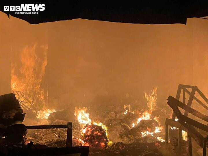 Nhiều tài sản bị thiêu rụi trong vụ hỏa hoạn.